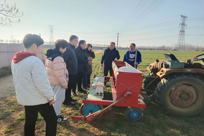 潍坊市农业农村局专家组到昌邑市开展粮食高产创建示范点春季麦田管理和技术指导服务工