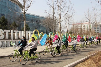潍坊市市政公用事业服务中心开展“服务更好潍坊，绿色你我同行”主题骑行活动