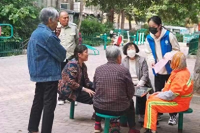 济宁：任城区古槐街道开展“玩转智能手机、乐享老年生活”志愿服务活动